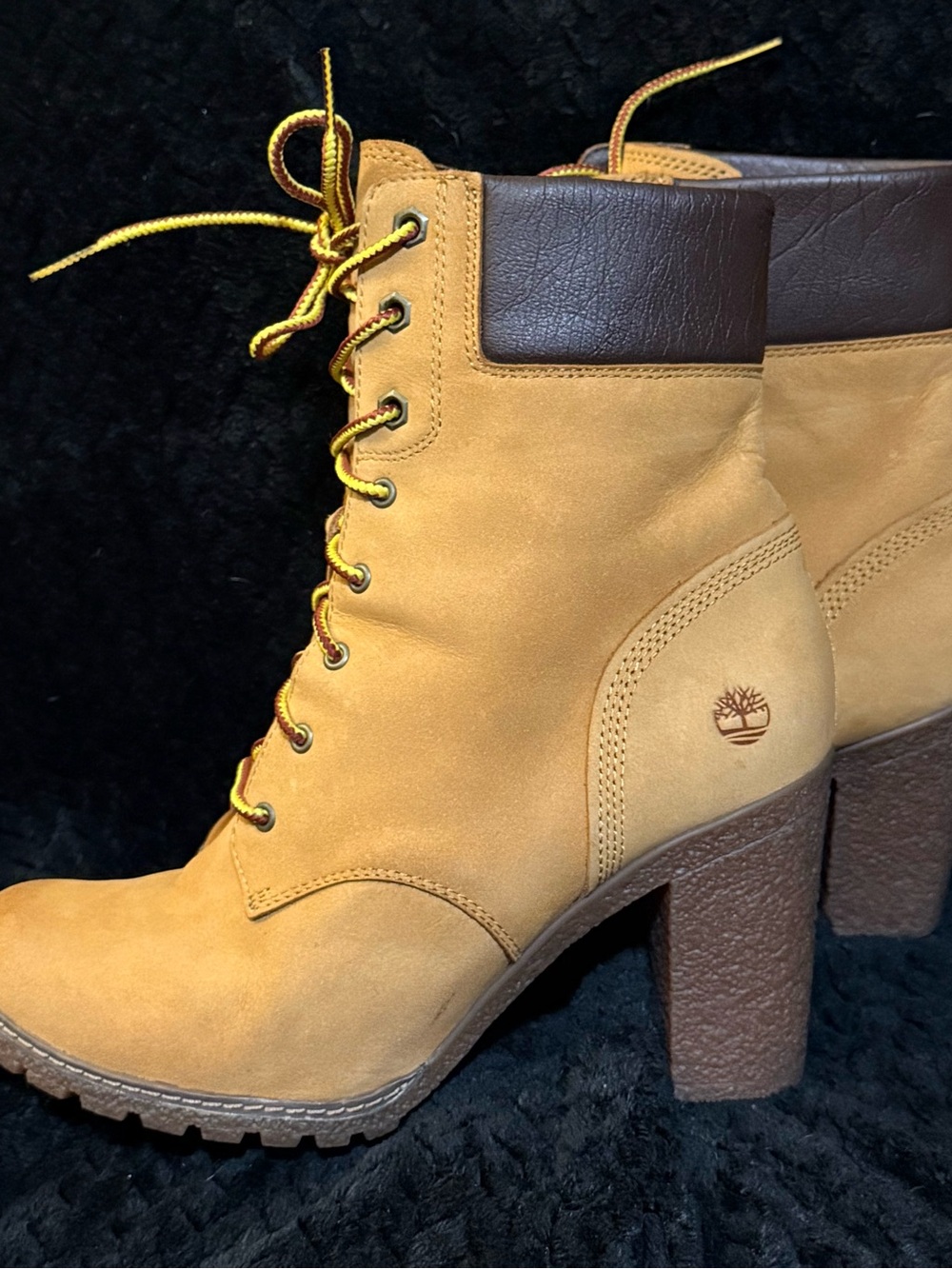 Timberland Women's Wheat Nubuck Lace-Up Heeled Ankle Boots with Brown Collar
